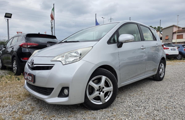 TOYOTA Verso-S  Diesel 2011