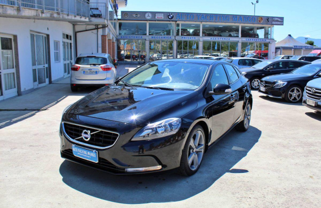 VOLVO V40 D2 R-design Kinetic Diesel 2016