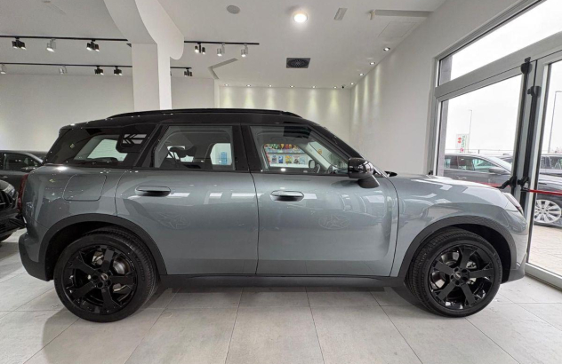 MINI Countryman Mini C Classic Countryman Elettrica-Benzina 2025