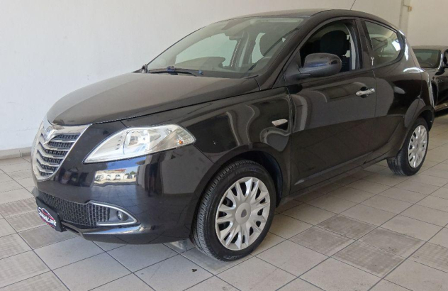 LANCIA Ypsilon 1.3 MJT 16V 95 CV 5 porte SeS Silver Diesel 2012