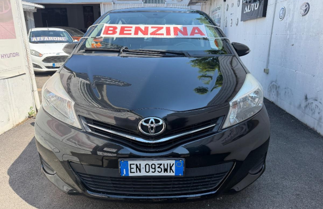 TOYOTA Yaris 1.0 5 porte Lounge Benzina 2012