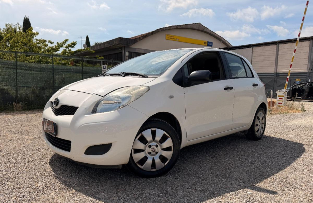 TOYOTA Yaris  Benzina 2010