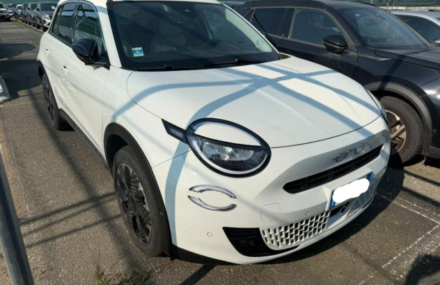 FIAT 600 Hybrid DCT MHEV La Prima Elettrica-Benzina 2025