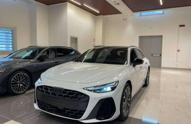 AUDI A6  Elettrica-Diesel 2025