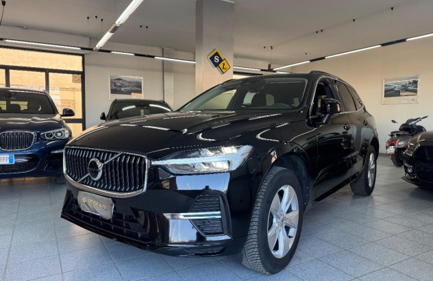 VOLVO XC60 B4 (d) automatico Core Elettrica-Diesel 2023
