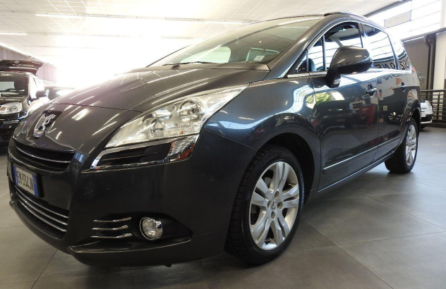 PEUGEOT 5008 1.6 HDi 112 CV Allure Diesel 2012