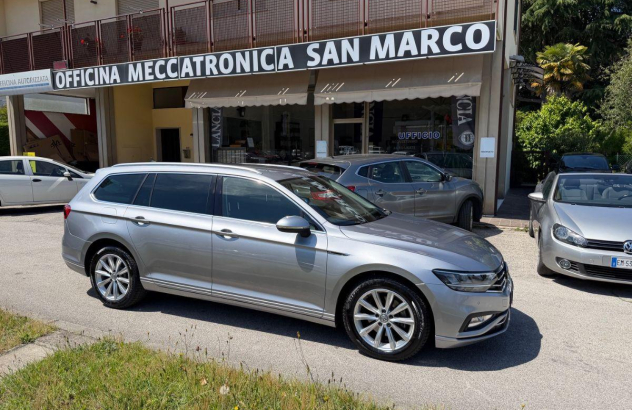 VOLKSWAGEN Passat Variant Passat Var. 1.6 TDI DSG Comfortline BMT Diesel 2020