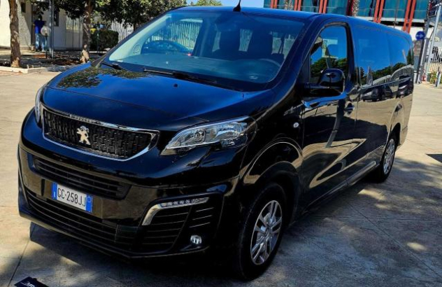 PEUGEOT Traveller BlueHDi 120 SeS Compact Bs. Diesel 2020