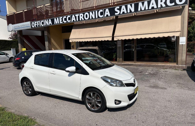 TOYOTA Yaris 1.4 D-4D 5p. Style Diesel 2011
