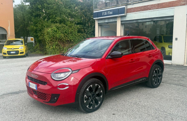 FIAT 600 Hybrid DCT MHEV La Prima Elettrica-Benzina 2025