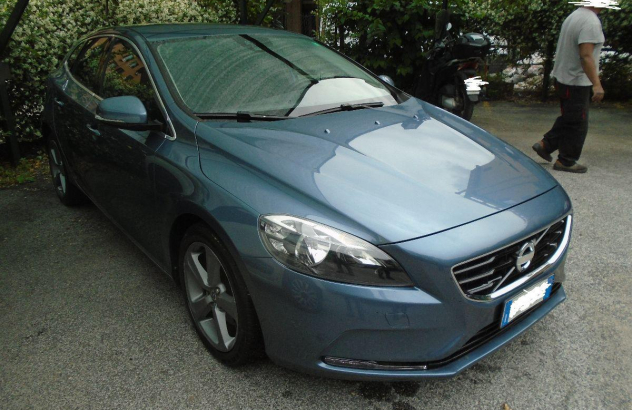 VOLVO V40  Diesel 2014