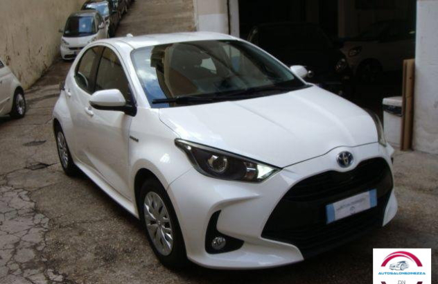 TOYOTA Yaris 1.5 Hybrid 5p. E-CVT Busin.  2021
