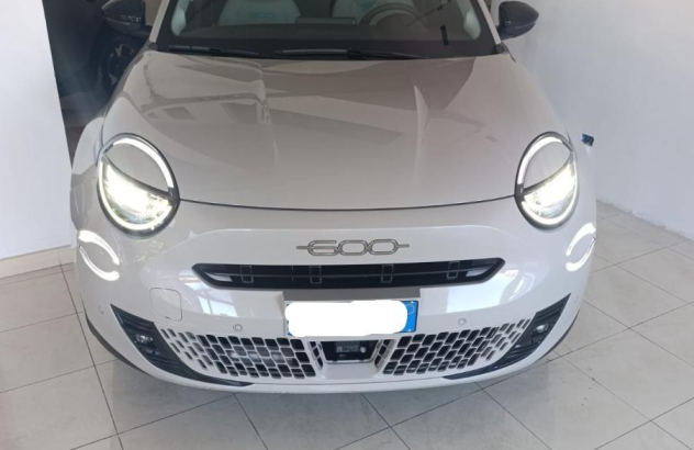 FIAT 600 Hybrid DCT MHEV La Prima Elettrica-Benzina 2025