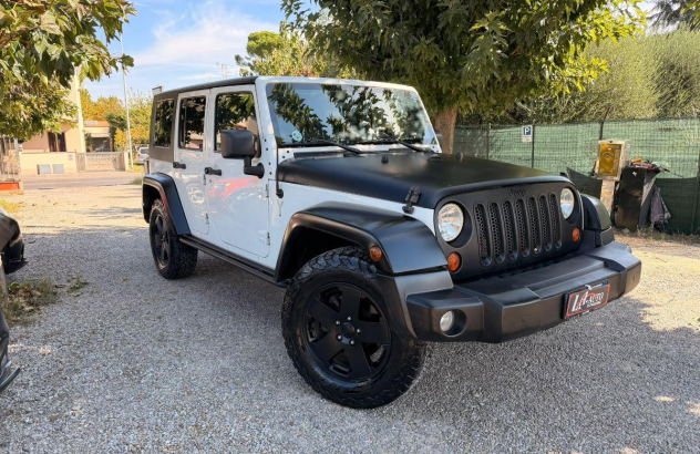 JEEP Wrangler Unlimited 2.8 CRD DPF Sahara A. Diesel 2010