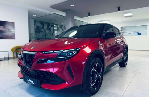 ALFA ROMEO Junior  Elettrica-Benzina 2025