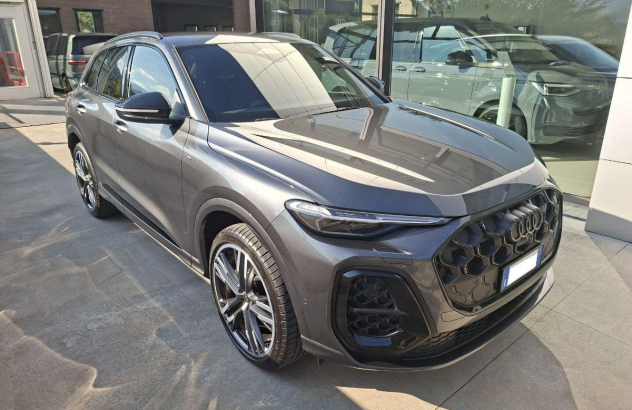AUDI Q5 TFSI S tronic S line edition Elettrica-Benzina 2025