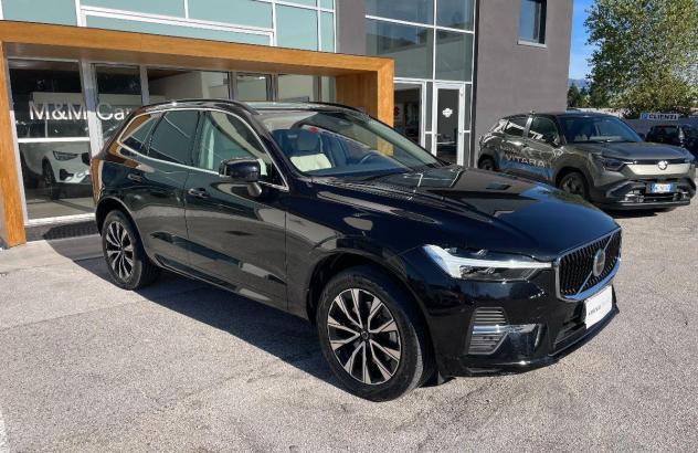 VOLVO XC60 B4 (d) automatico Core Elettrica-Diesel 2023