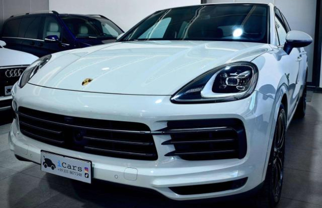 PORSCHE Cayenne  Elettrica-Benzina 2022