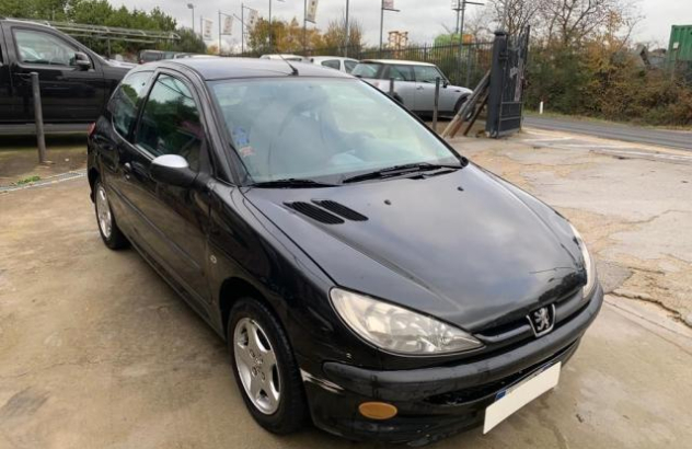 PEUGEOT 206 3p. Lee Benzina 2004