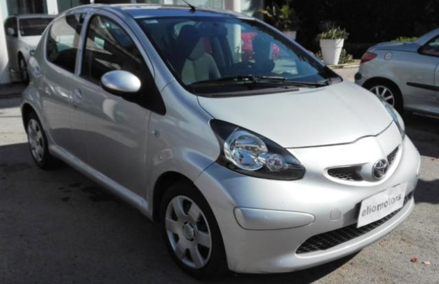TOYOTA Aygo turbodiesel 5 porte Sol Diesel 2008