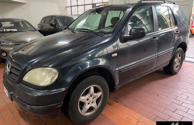 MERCEDES Classe ML 270 turbodiesel CDI Diesel 2001