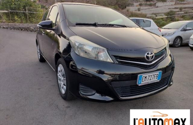 TOYOTA Yaris  Benzina 2012