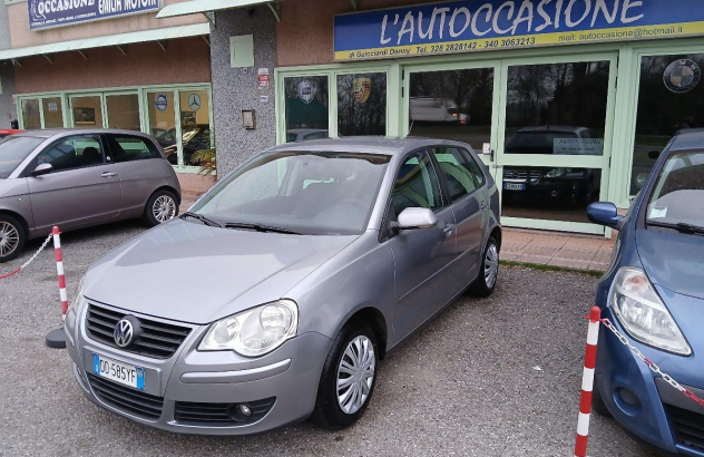 VOLKSWAGEN Polo  Benzina 2009