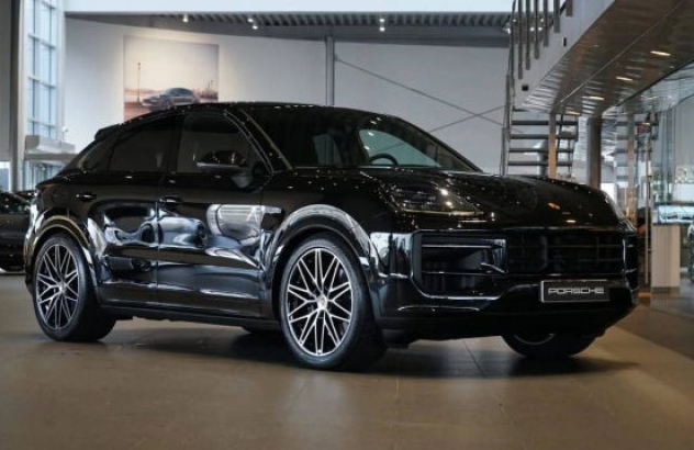 PORSCHE Cayenne Coupe  Elettrica-Benzina 2024