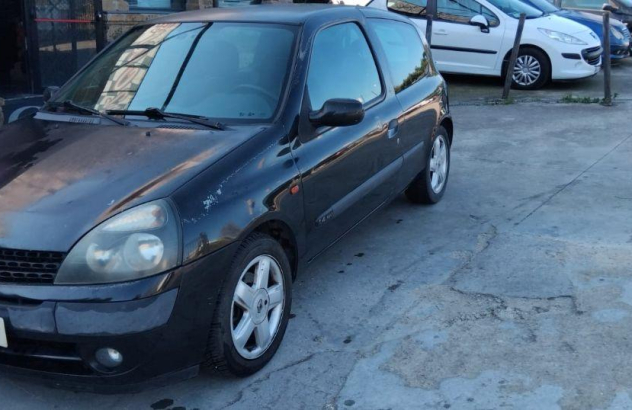 RENAULT Clio 1.4 16V 3 porte Initiale Benzina 2002