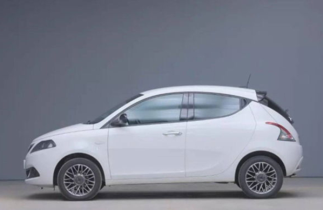 LANCIA Ypsilon  Elettrica-Benzina 2023