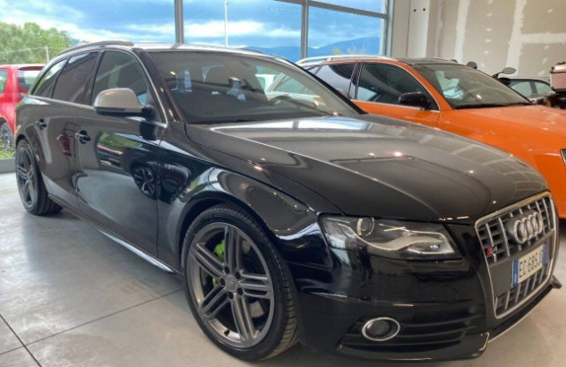 AUDI A4  Benzina 2009