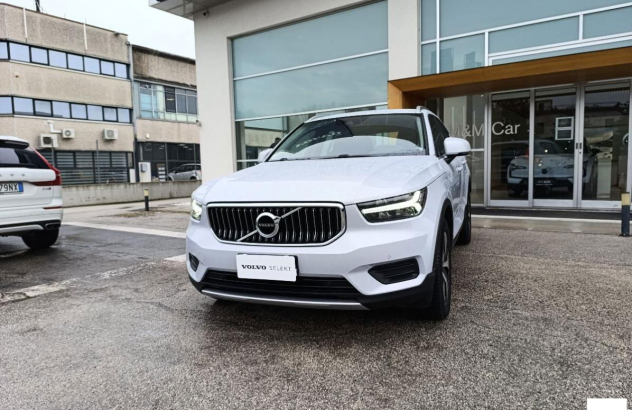 VOLVO XC40  Elettrica-Benzina 2022