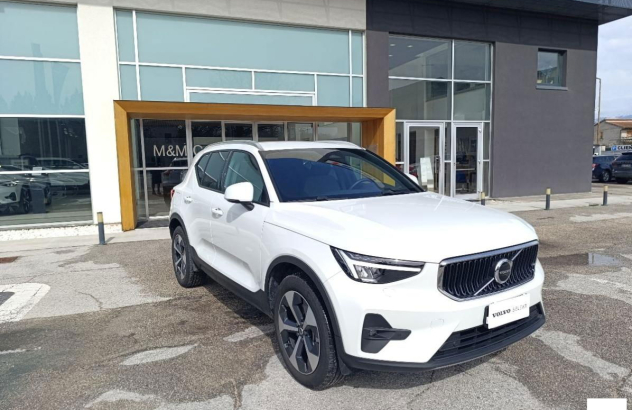VOLVO XC40  Elettrica-Benzina 2024