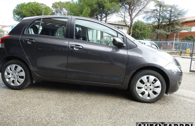 TOYOTA Yaris 1.3 5p. Benzina 2009
