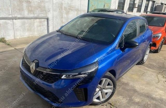 RENAULT Clio SCe 65 CV Evolution Benzina 2024