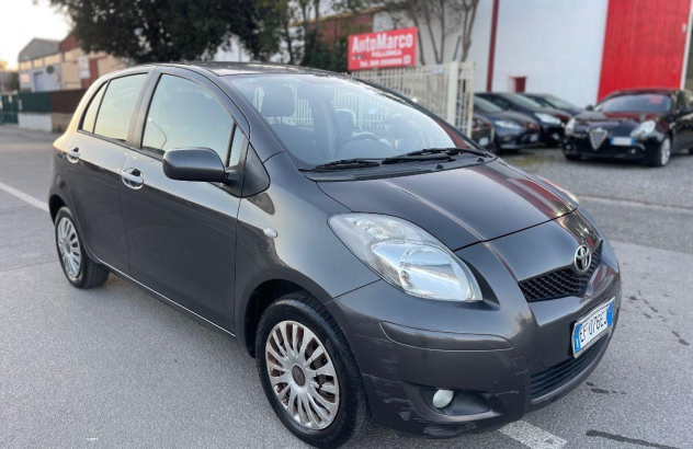 TOYOTA Yaris 1.0 5p. Sol Benzina 2010