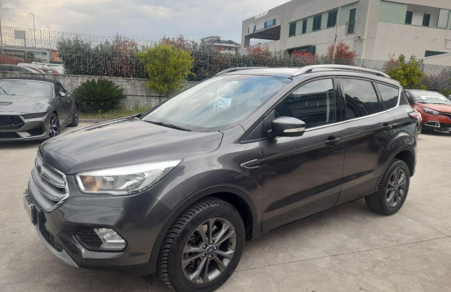 FORD Kuga 1.5 TDCI 120 CV SeS 2WD P. Titanium Diesel 2017