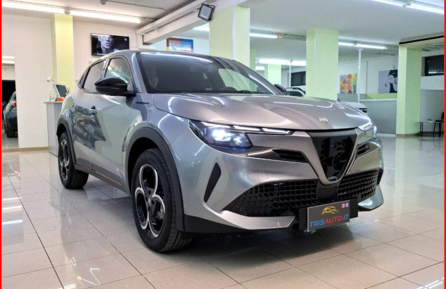 ALFA ROMEO Junior  Elettrica-Benzina 2025