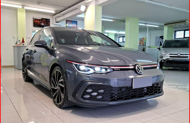 VOLKSWAGEN Golf  Benzina 2021