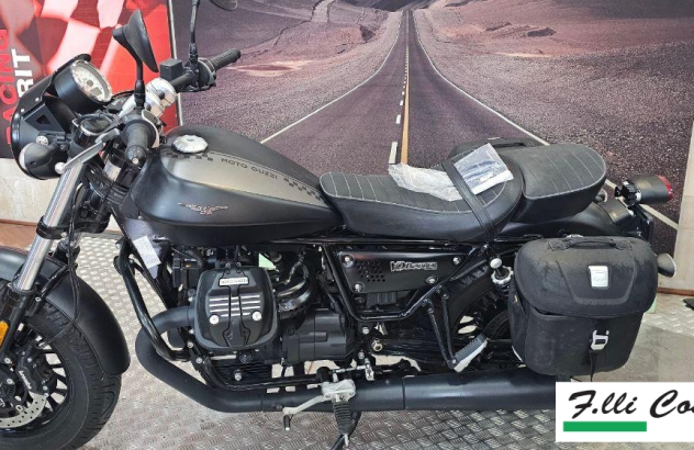 Moto Guzzi V9   2018