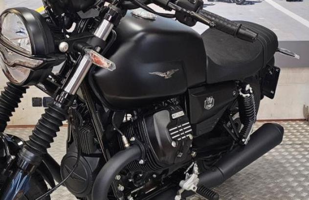 Moto Guzzi V7   2025