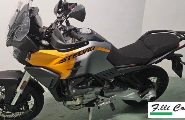 Moto Guzzi Stelvio   2025
