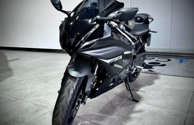 Yamaha yzf-r7  Benzina 2024