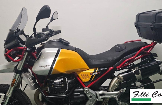 Moto Guzzi V85 TT   2022
