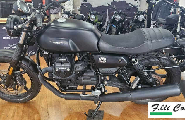 Moto Guzzi V7   2023