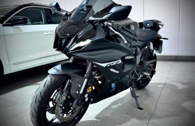 Yamaha yzf-r7  Benzina 2024