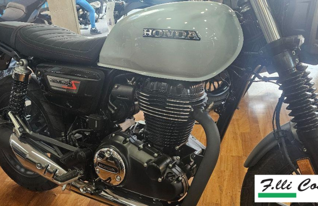 Honda CB 300 R   2026